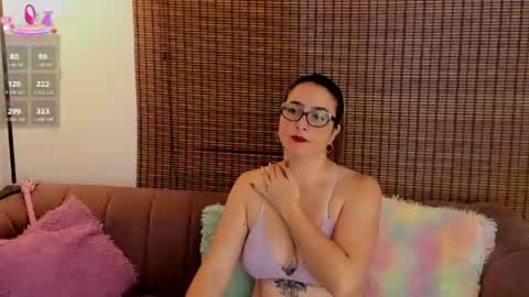 Ariana Cruz online show from June 21, 12:30 pm