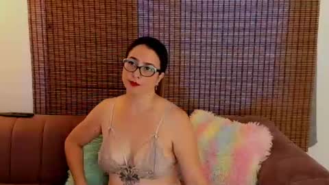 Ariana Cruz online show from July 10, 1:47 pm