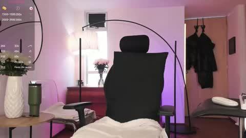 DaniAri - dimension X at night NY time online show from January 10, 4:42 pm