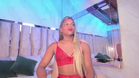 ariana_grande233 online show from July 29, 11:30 am
