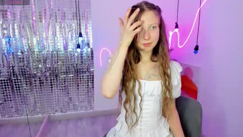 Ariana online show from December 16, 2:33 pm