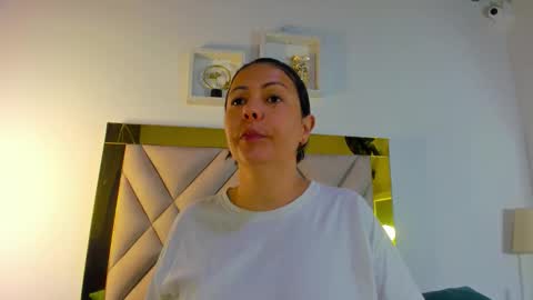 Snapshot of ariana_martins chatting on November 6, 3:07 am ARI online show from November 6, 3:07 am