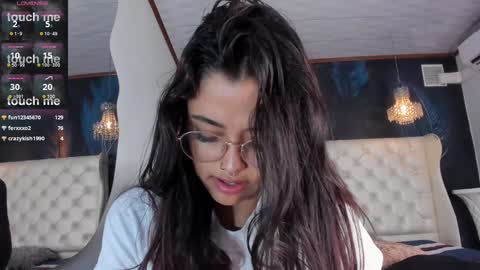 Snapshot of ariana_pierce chatting on January 25, 7:49 am Ariana online show from January 25, 7:49 am