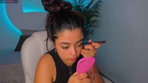 Snapshot of ariana_pierce chatting on October 22, 12:27 pm Ariana online show from October 22, 12:27 pm