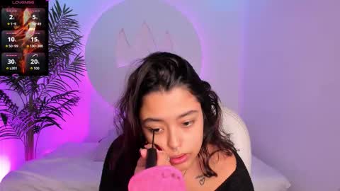 Snapshot of ariana_pierce chatting on November 9, 12:25 pm Ariana online show from November 9, 12:25 pm