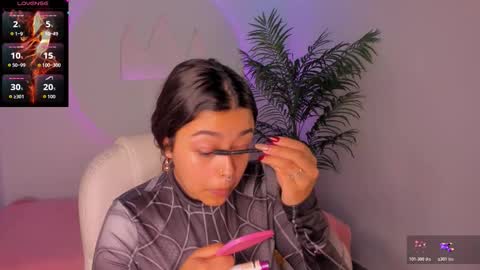 Snapshot of ariana_pierce chatting on November 19, 12:49 pm Ariana online show from November 19, 12:49 pm