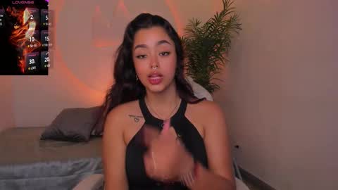 Snapshot of ariana_pierce chatting on November 30, 2:15 am Ariana online show from November 30, 2:15 am