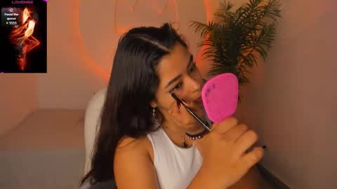 Snapshot of ariana_pierce chatting on December 5, 1:09 pm Ariana online show from December 5, 1:09 pm