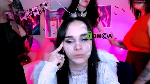 ariana_ross7 online show from October 31, 8:32 pm