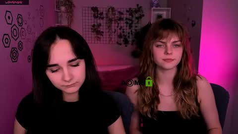 Snapshot of ariana_ross7 chatting on June 6, 7:29 pm ariana_ross7 online show from June 6, 7:29 pm