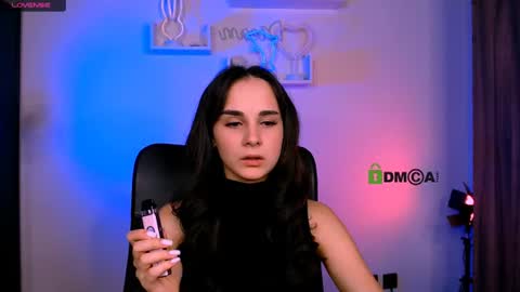 Snapshot of ariana_ross7 chatting on July 6, 7:27 pm ariana_ross7 online show from July 6, 7:27 pm