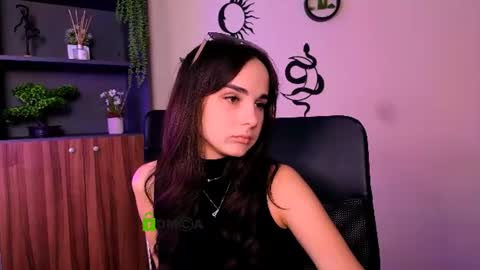 Snapshot of ariana_ross7 chatting on July 10, 9:12 am ariana_ross7 online show from July 10, 9:12 am