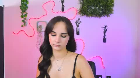 Snapshot of ariana_ross7 chatting on July 16, 7:20 pm ariana_ross7 online show from July 16, 7:20 pm
