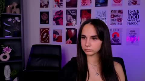 Snapshot of ariana_ross7 chatting on July 22, 9:12 am ariana_ross7 online show from July 22, 9:12 am