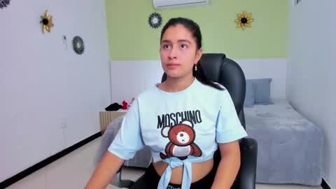 Snapshot of ariana_skinny20 chatting on December 16, 11:15 am Ariana online show from December 16, 11:15 am