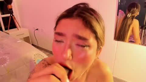 Snapshot of ariana_villada chatting on January 18, 6:45 am Ari online show from January 18, 6:45 am