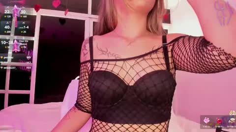 Snapshot of ariana_villada chatting on February 19, 5:38 am Ari online show from February 19, 5:38 am