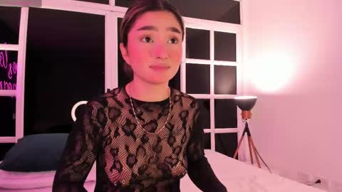 Snapshot of ariana_villada chatting on March 7, 3:19 am Ari online show from March 7, 3:19 am