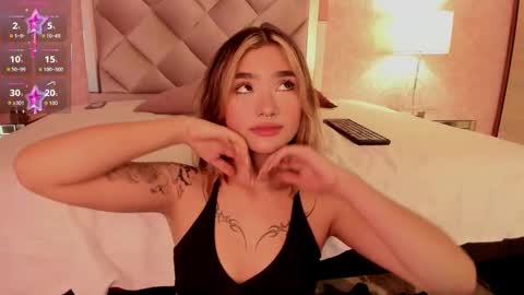 Snapshot of ariana_villada chatting on September 30, 3:22 am Ari online show from September 30, 3:22 am