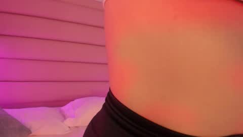 Snapshot of ariana_villada chatting on November 29, 3:31 am Ari online show from November 29, 3:31 am