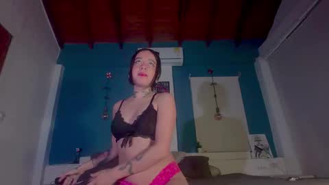 ariana_whitee online show from October 9, 10:13 am