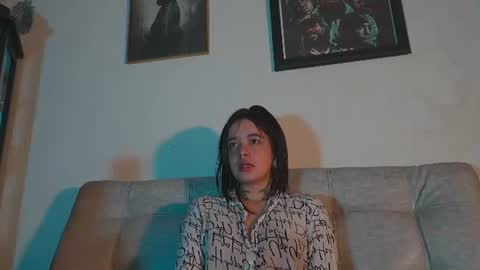 ariana_whitee online show from June 12, 9:57 pm