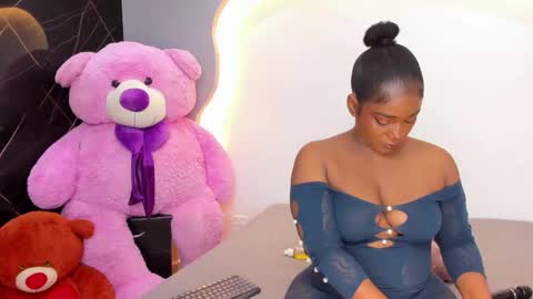Snapshot of arianaablack chatting on May 13, 12:35 pm Ariana online show from May 13, 12:35 pm