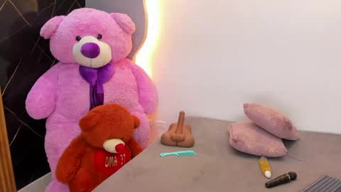 Snapshot of arianaablack chatting on June 3, 12:19 pm Ariana online show from June 3, 12:19 pm