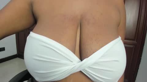 Snapshot of arianacontee chatting on October 3, 11:57 pm Andrea online show from October 3, 11:57 pm