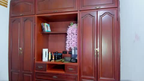 Snapshot of arianacontee chatting on October 13, 7:36 pm Andrea online show from October 13, 7:36 pm