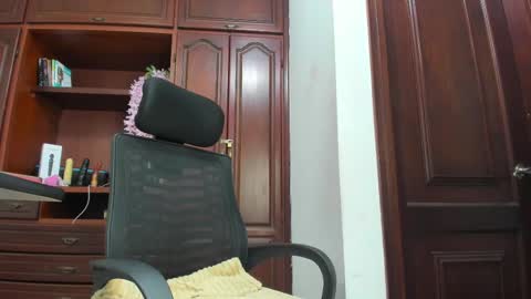 Snapshot of arianacontee chatting on October 15, 1:17 am Andrea online show from October 15, 1:17 am