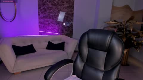 Your Girl  online show from April 9, 5:07 am