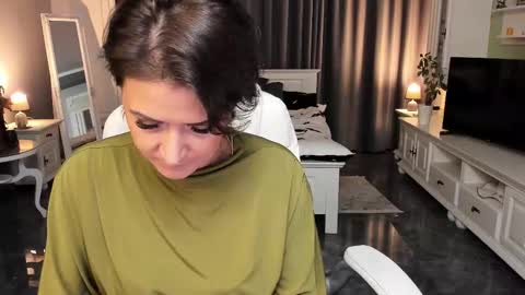 Ana online show from November 19, 3:56 pm