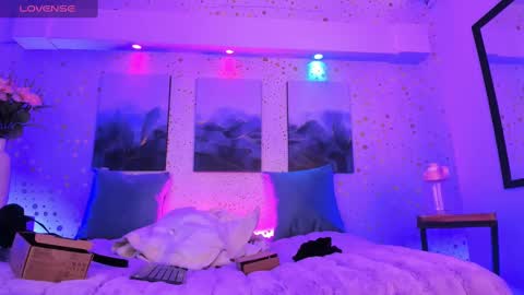 Ari  online show from September 17, 12:51 pm