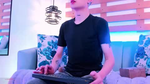 Ari  online show from October 1, 12:44 pm