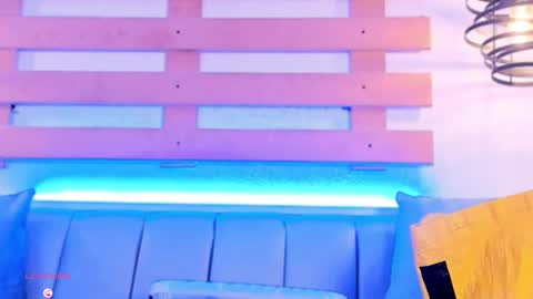 Ari  online show from October 28, 1:25 pm