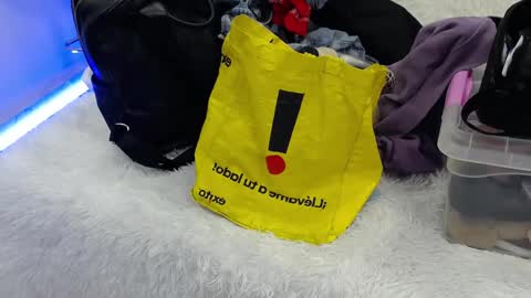 Ari  online show from October 29, 1:02 pm