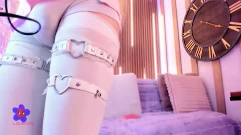 Ari  online show from November 11, 9:04 pm