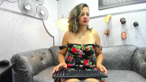 Snapshot of arianasommers chatting on May 26, 11:28 am ArianaSommers online show from May 26, 11:28 am