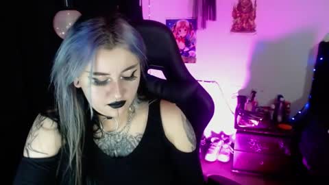 Snapshot of arianauwu666 chatting on June 19, 8:56 pm help me 100 hands up my OF is Free online show from June 19, 8:56 pm