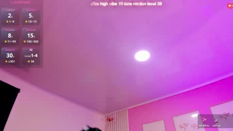 Snapshot of arianawest_ chatting on May 2, 12:43 pm arianawest_ online show from May 2, 12:43 pm