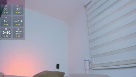 Snapshot of arianna_0 chatting on May 3, 12:00 pm arianna_0 online show from May 3, 12:00 pm