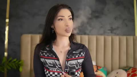 Snapshot of arianna_moonx chatting on August 5, 12:30 pm arianna_moonx online show from August 5, 12:30 pm