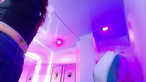 arianna_sweeet online show from May 8, 3:34 am