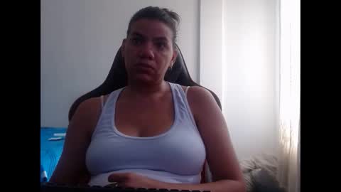 ariannaloovel online show from February 3, 8:13 pm