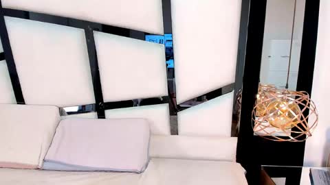 Snapshot of ariannarussell1 chatting on May 29, 2:37 pm ariannarussell1 online show from May 29, 2:37 pm