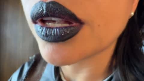ariannasmyth online show from April 30, 5:52 pm
