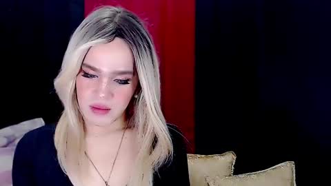 Snapshot of arianne_xoxo777 chatting on December 4, 6:22 am ARIANNE CUMS online show from December 4, 6:22 am