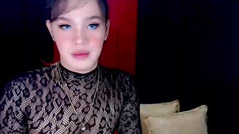 Snapshot of arianne_xoxo777 chatting on December 15, 10:28 am ARIANNE CUMS online show from December 15, 10:28 am