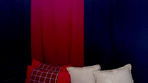 Snapshot of arianne_xoxo777 chatting on December 16, 10:18 am ARIANNE CUMS online show from December 16, 10:18 am